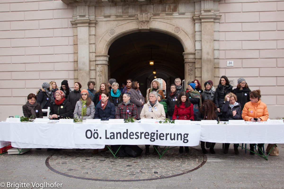 Parallel-Regierung beschließt: 50% der Macht für Frauen